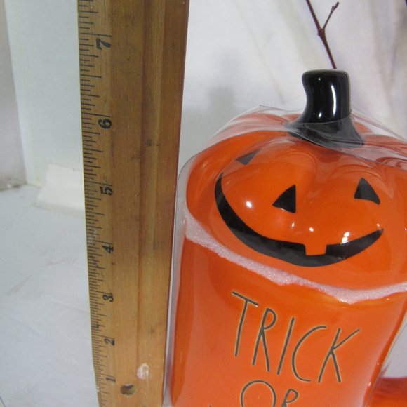 RAE DUNN HALLOWEEN PUMPKIN TRICK OR TREAT MUG + TOP - Picture 12 of 13